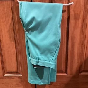 Vineyard Vines Links Pants in the color Mint
